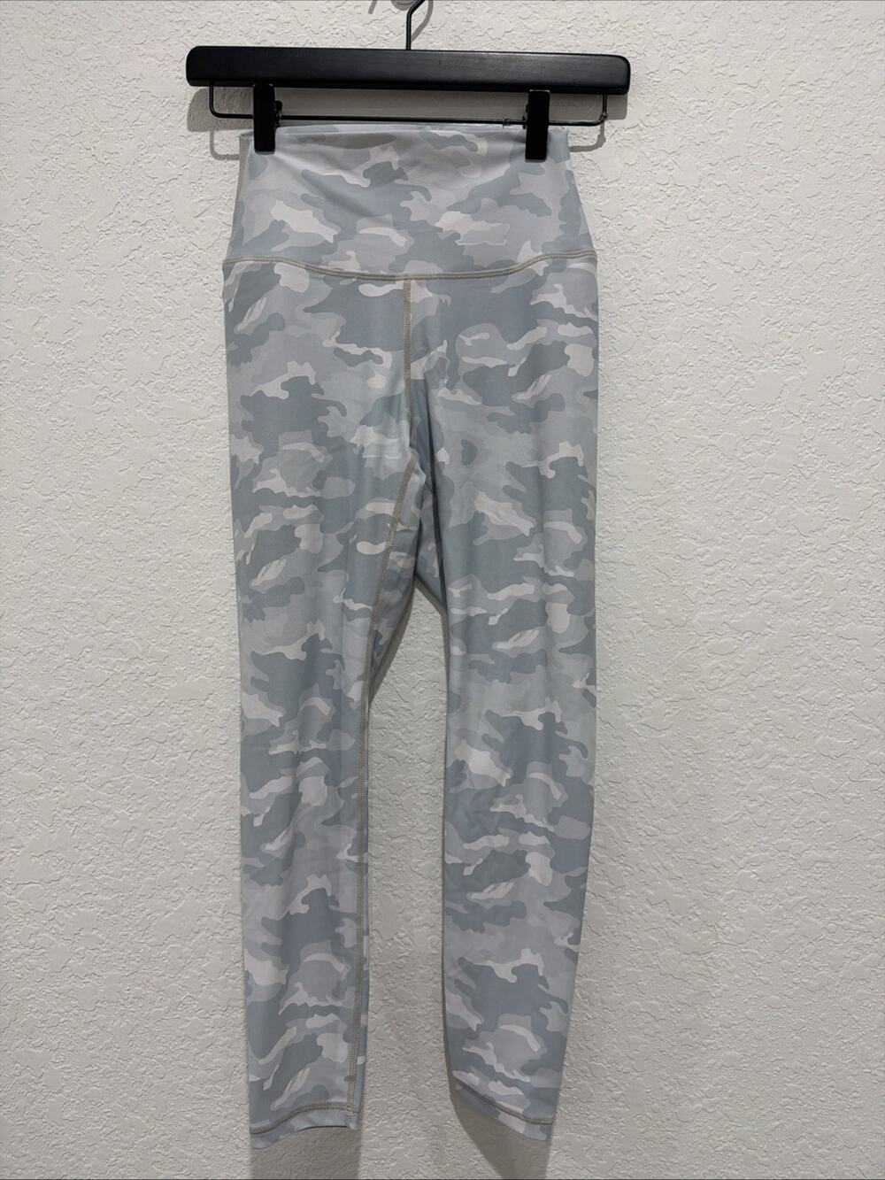 P’tula Blue Camo 7/8 Length Leggings Yoga Athletic Women’s Size Medium